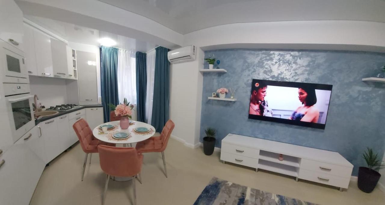 Blue Wave Luxury Mamaia Nord Azimuth Apartment